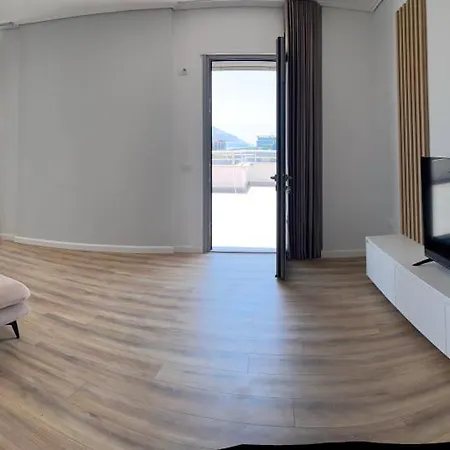 Eden Apartment *